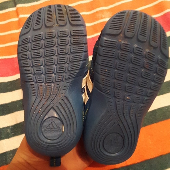 SOLD!!!!!boys Blue Adidas shoes size US 6K - Picture 7 of 8